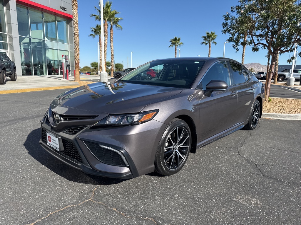2024 Toyota Camry SE photo 2