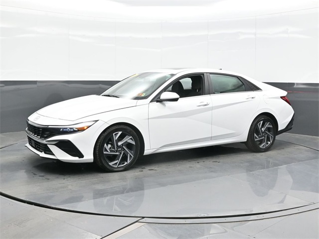 2024 Hyundai Elantra SEL Convenience photo 4