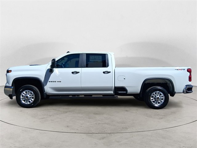 2025 Chevrolet Silverado 2500HD photo 2