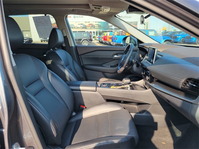 2022 Nissan Rogue SV photo 15