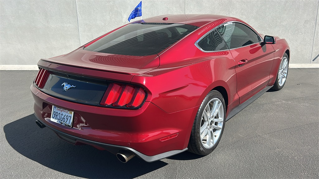 2016 Ford Mustang EcoBoost Premium photo 4