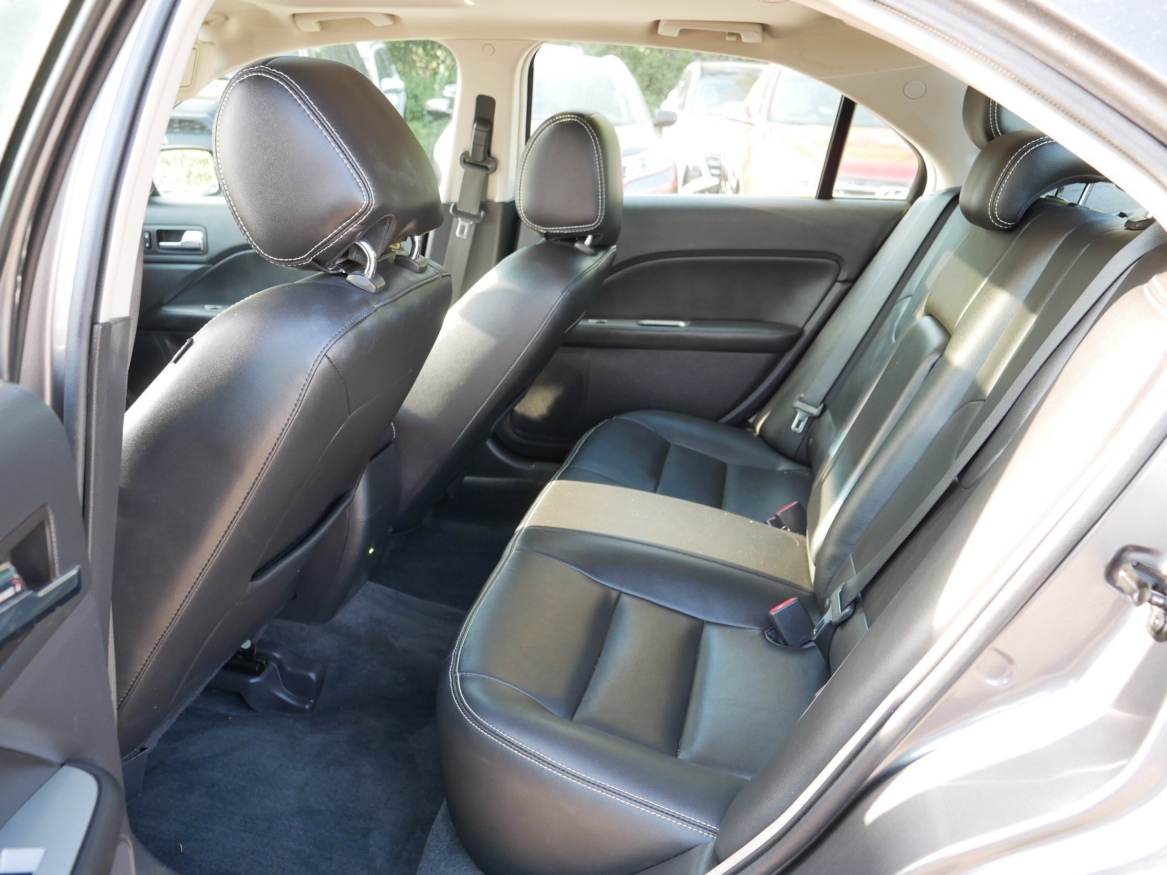 2012 Ford Fusion SEL photo 32