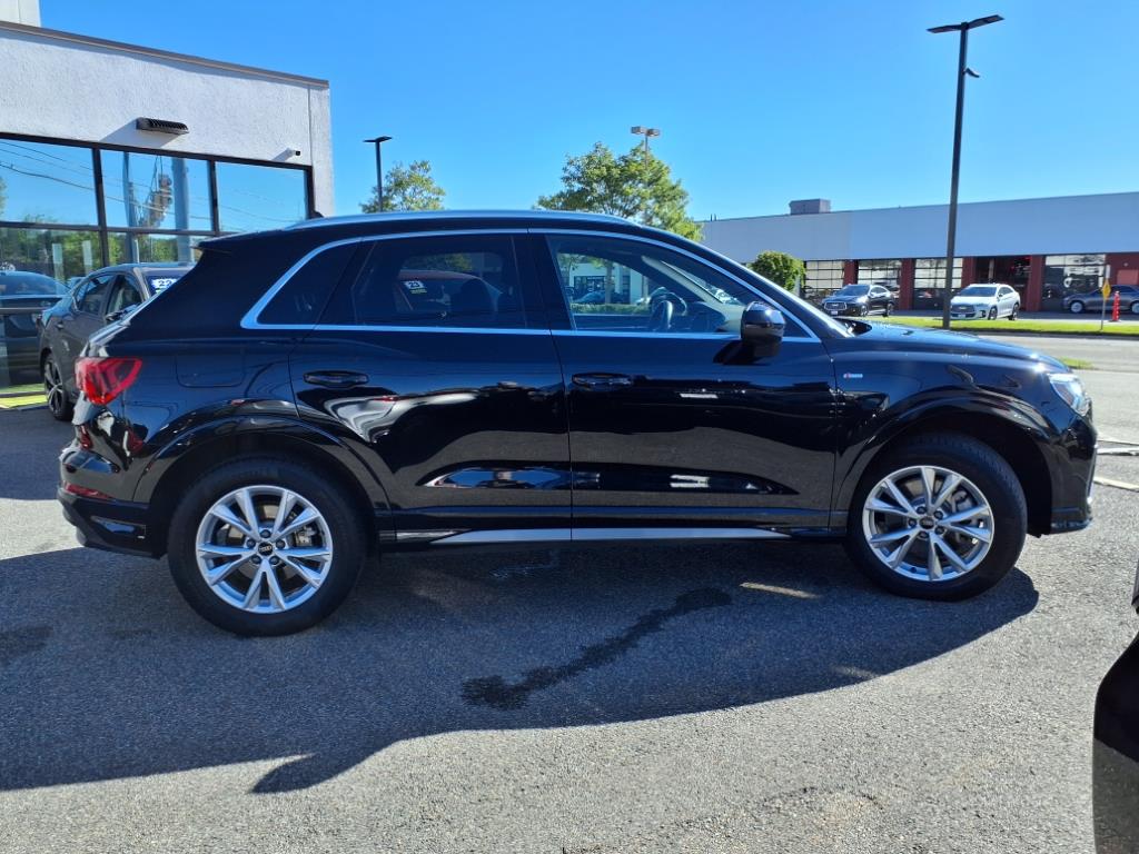 2025 Audi Q3 S line Premium photo 4