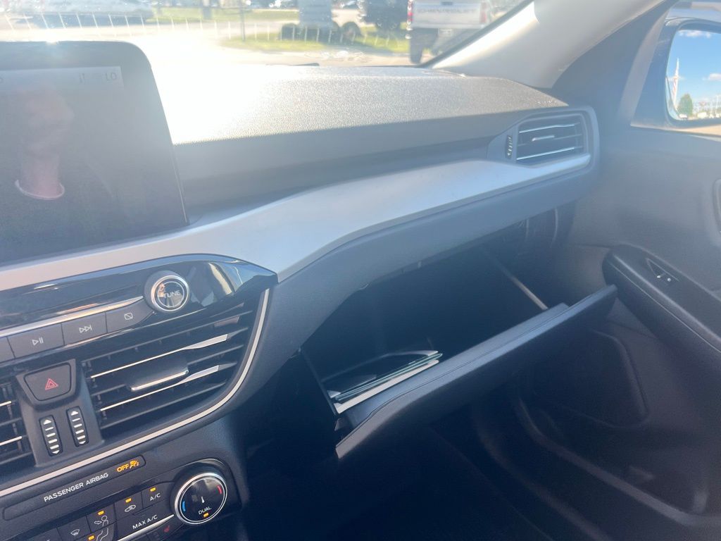 2022 Ford Escape SEL photo 8