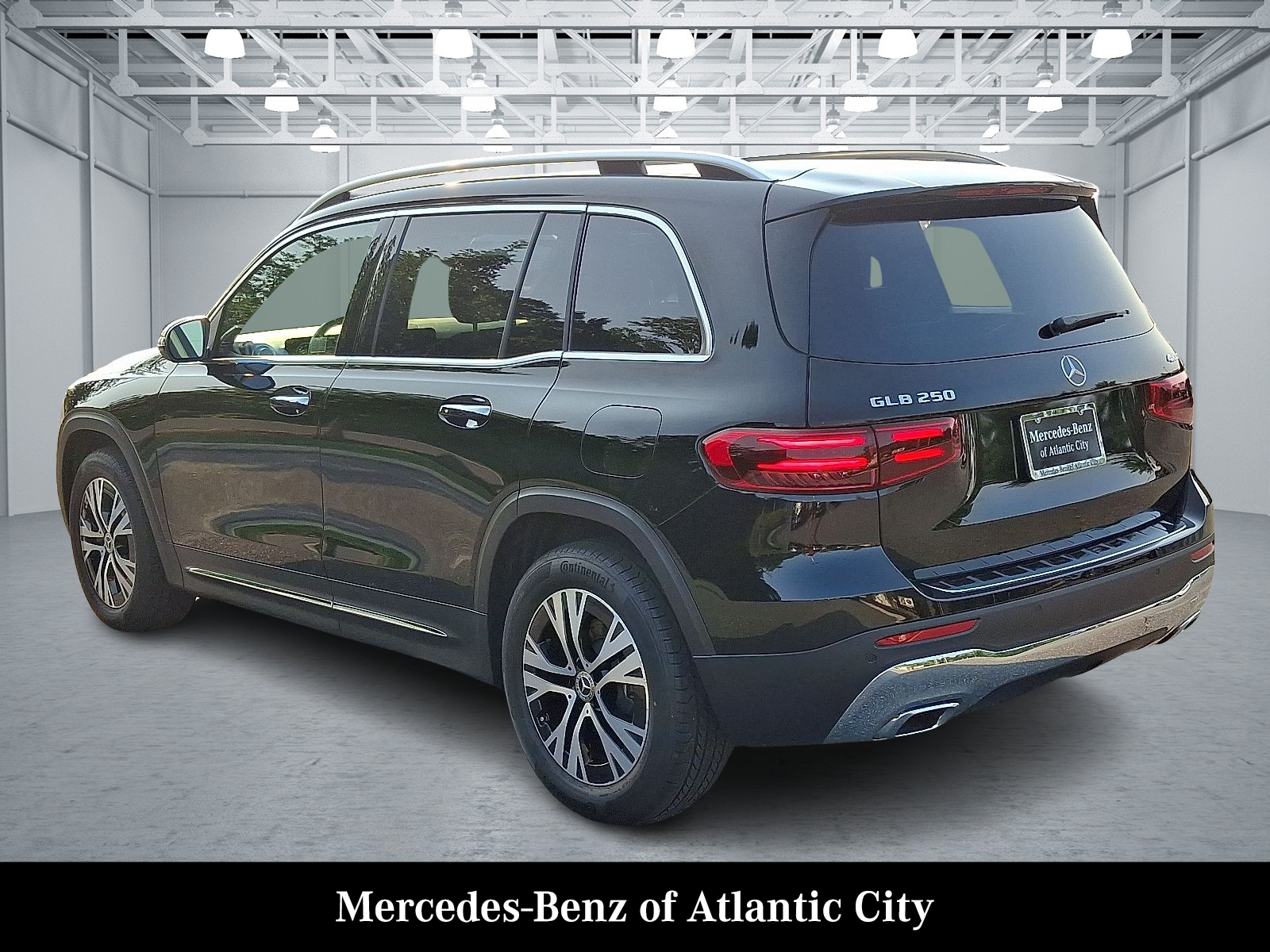 2024 Mercedes Benz GLB 250 4MATIC photo 4