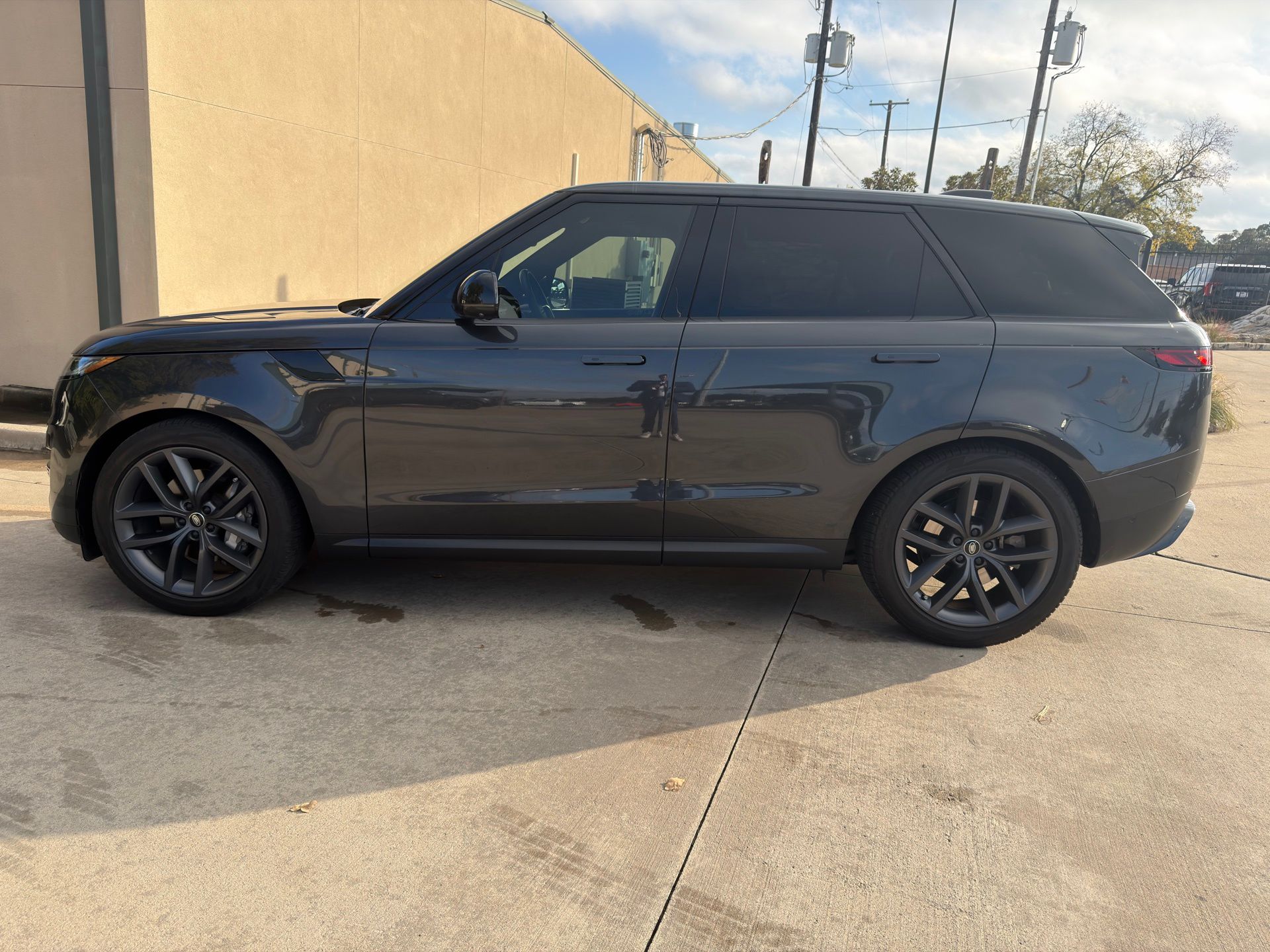 2024 Land Rover Range Rover Sport SE photo 2