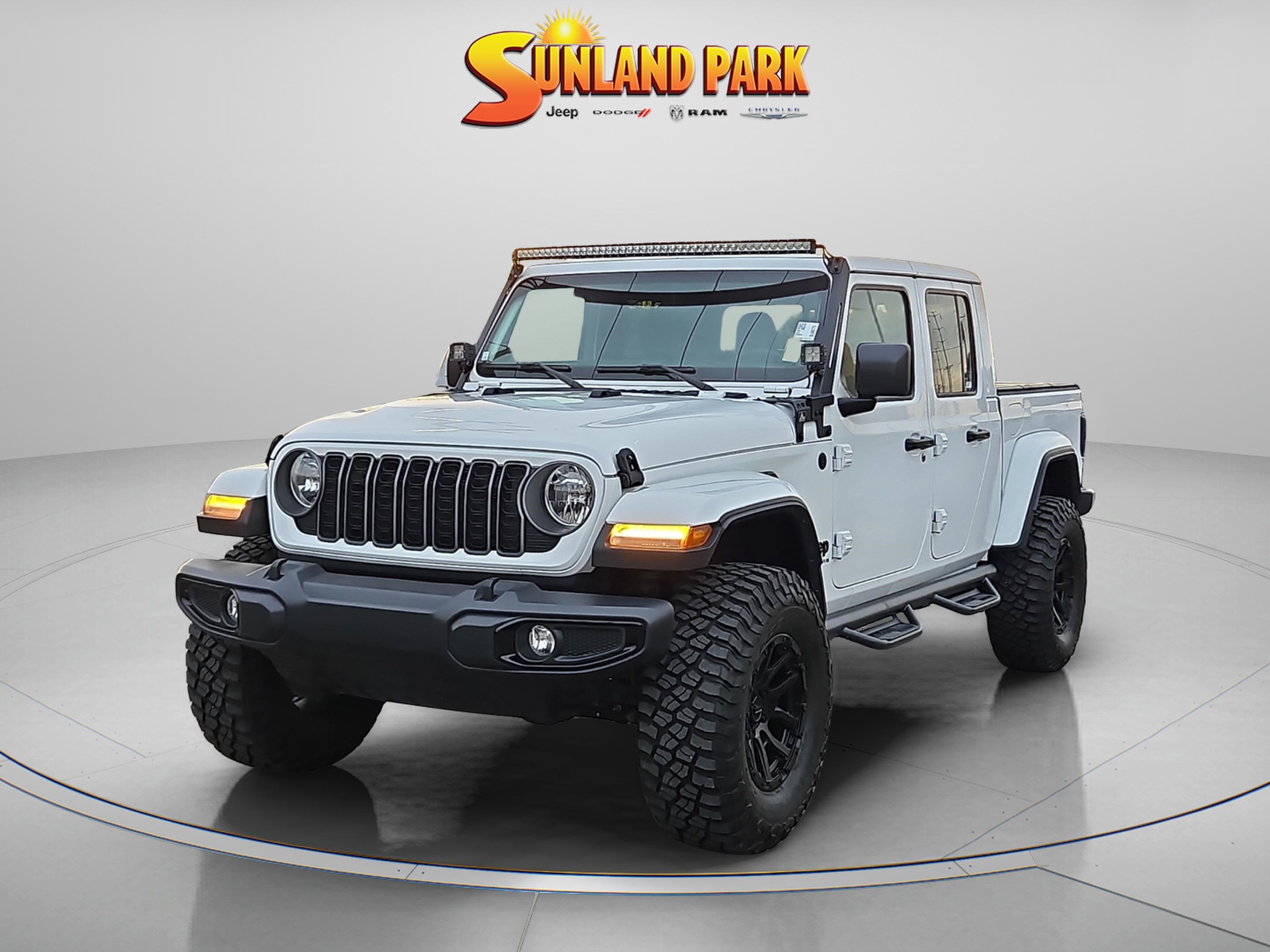 2025 Jeep Gladiator Sport photo 2