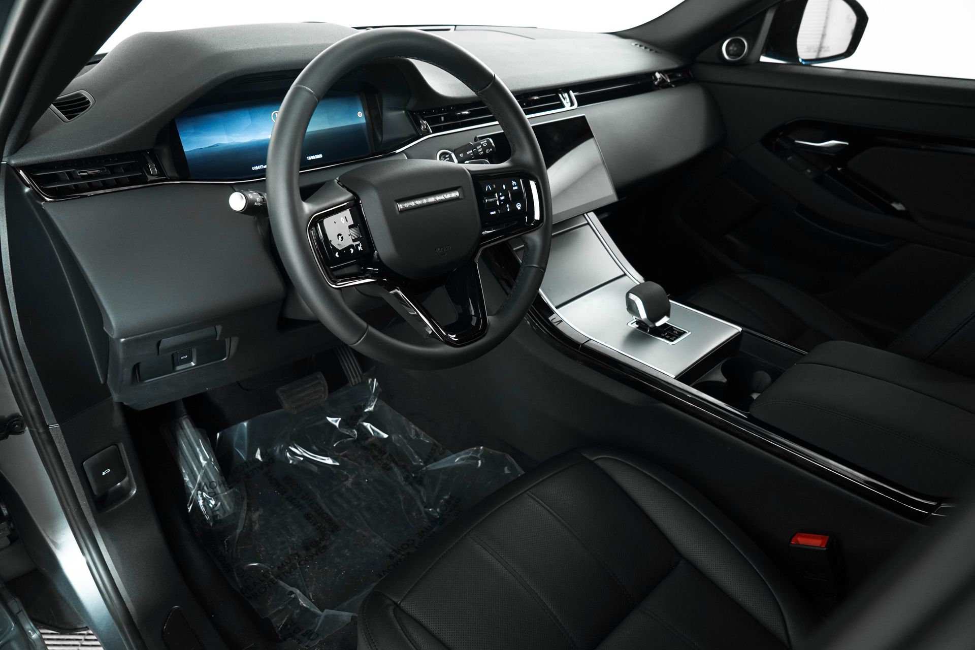 2025 Land Rover Range Rover Evoque S photo 13
