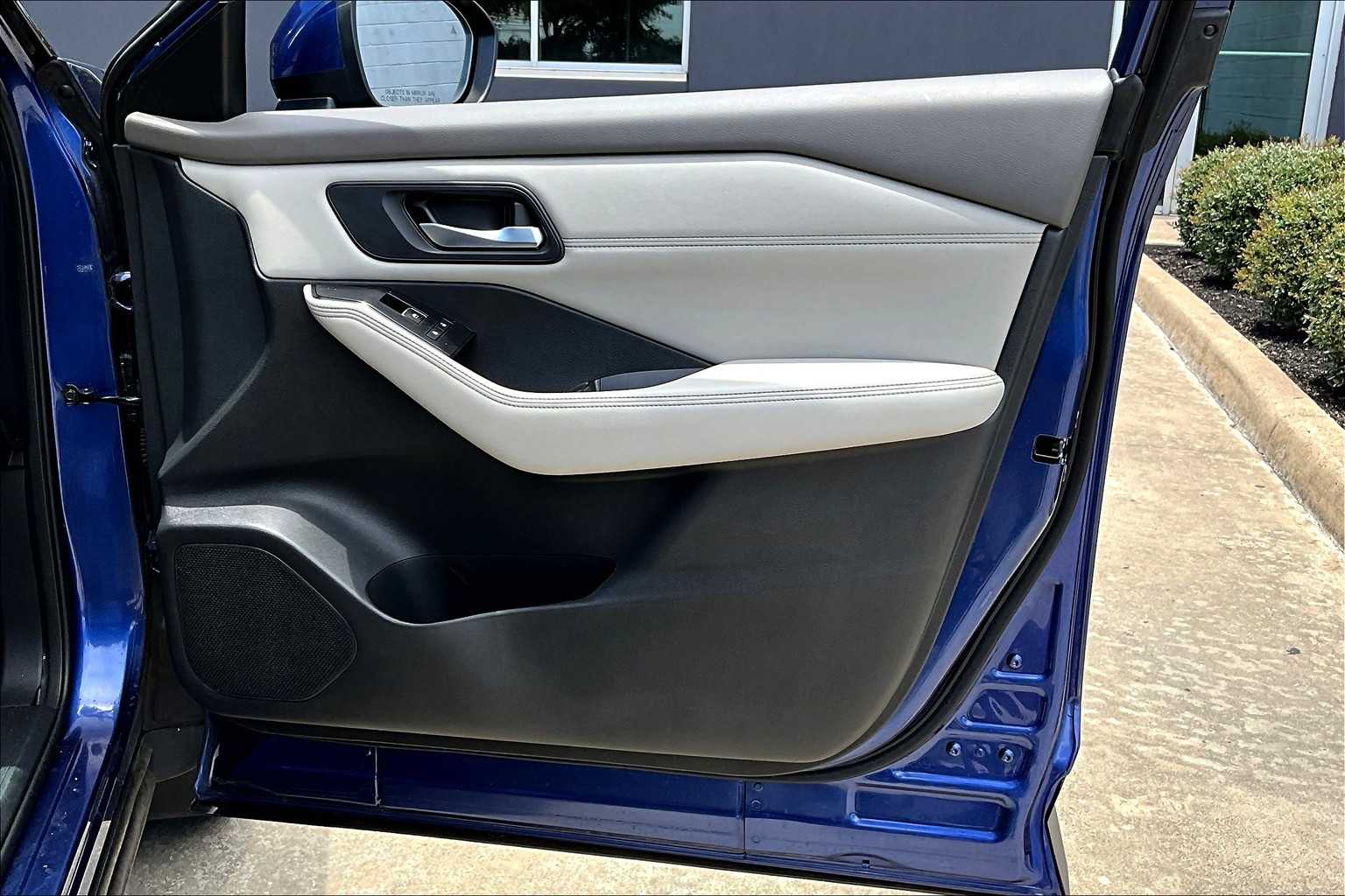 2022 Nissan Rogue SL photo 20