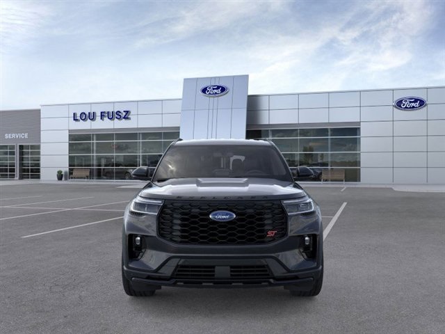2025 Ford Explorer ST photo 4
