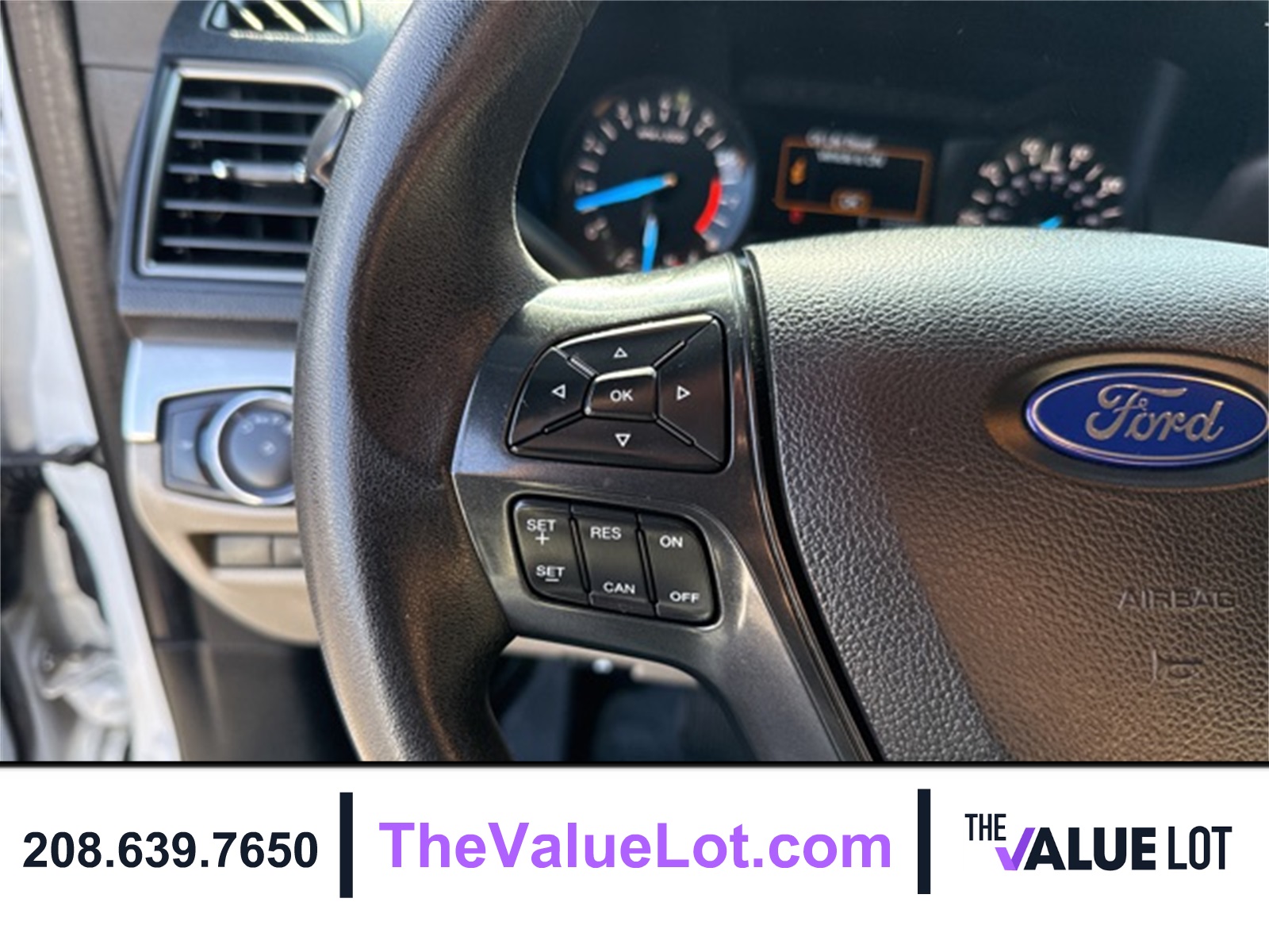 2018 Ford Explorer Base photo 22