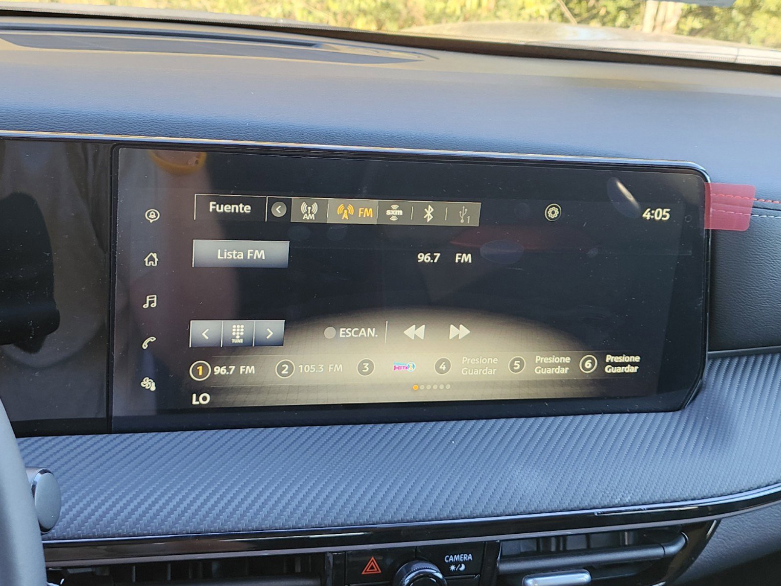 2025 Nissan Kicks SR photo 9
