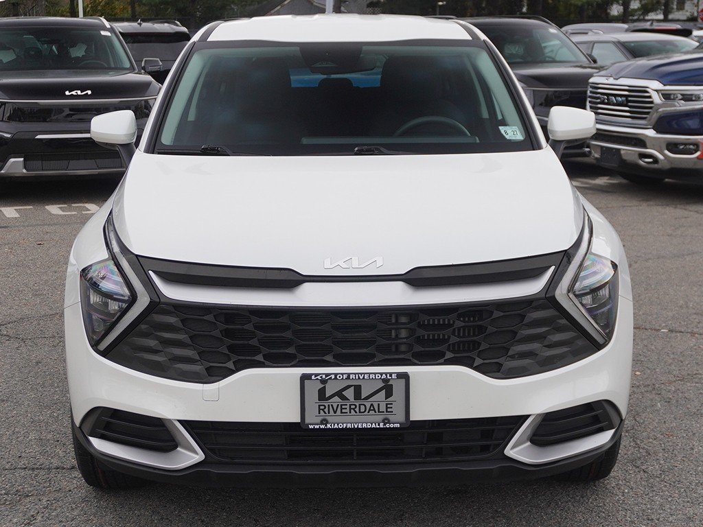 2023 Kia Sportage Hybrid LX photo 2