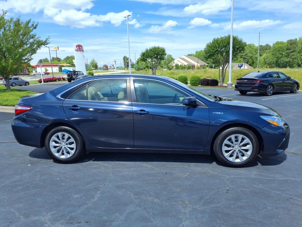 2015 Toyota Camry Hybrid LE photo 7