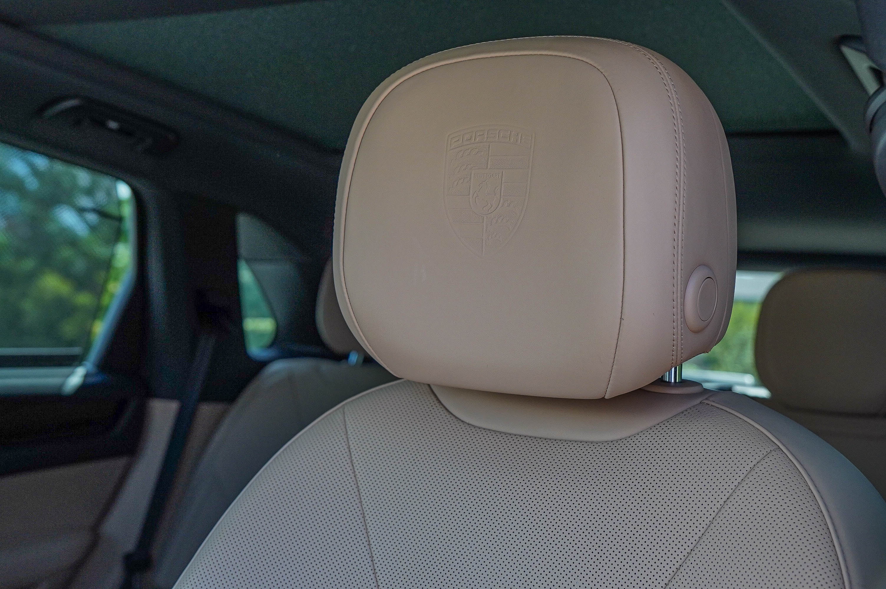 2021 Porsche Cayenne Base photo 11