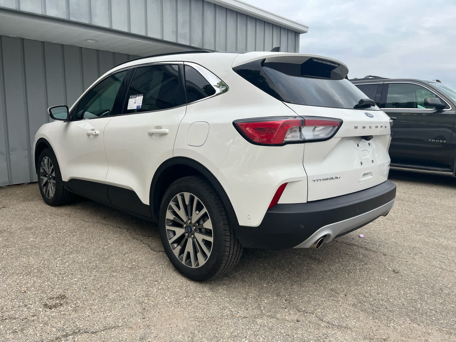 2021 Ford Escape Titanium Hybrid photo 4