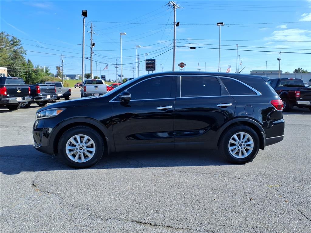 2019 Kia Sorento LX photo 2
