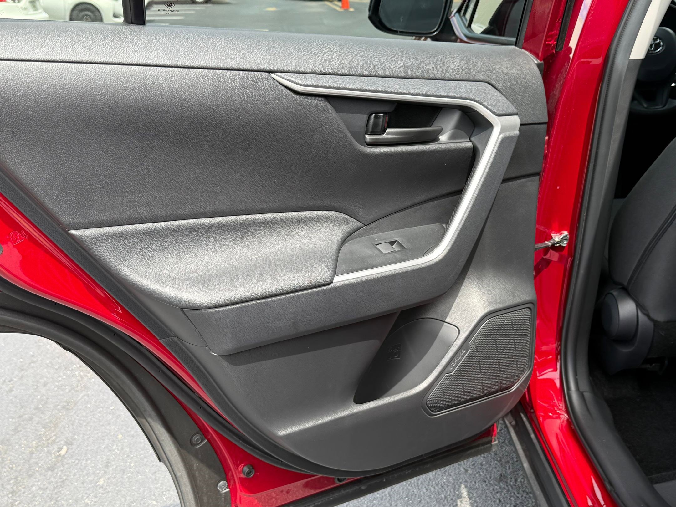 2025 Toyota RAV4 LE photo 25