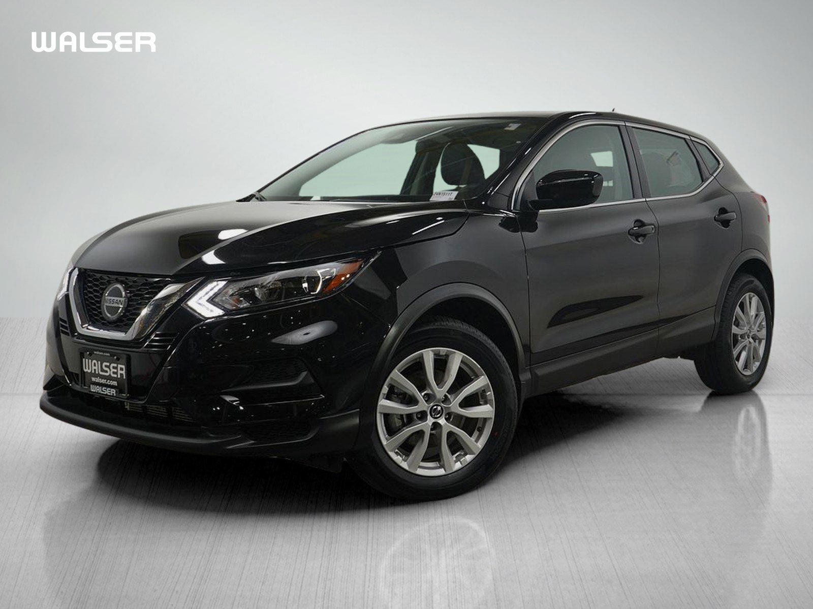 2022 Nissan Rogue Sport S's photo