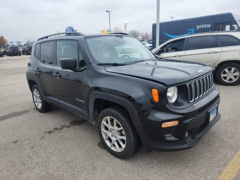 2022 Jeep Renegade Latitude photo 2