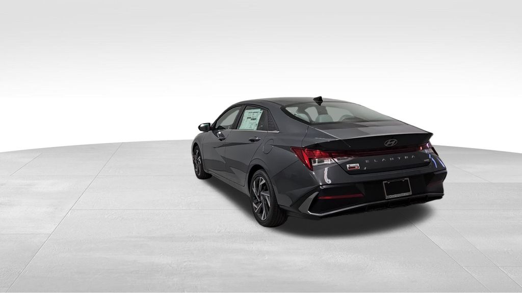 2025 Hyundai Elantra Hybrid Limited photo 3