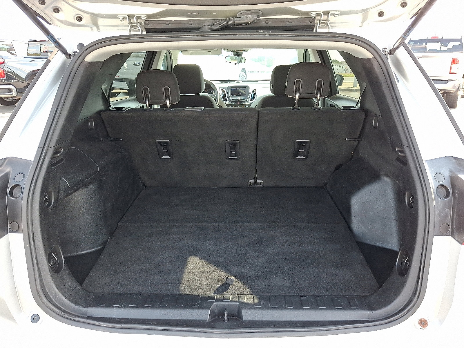 2020 Chevrolet Equinox LS photo 26