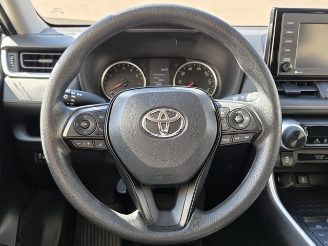 2022 Toyota RAV4 LE photo 15