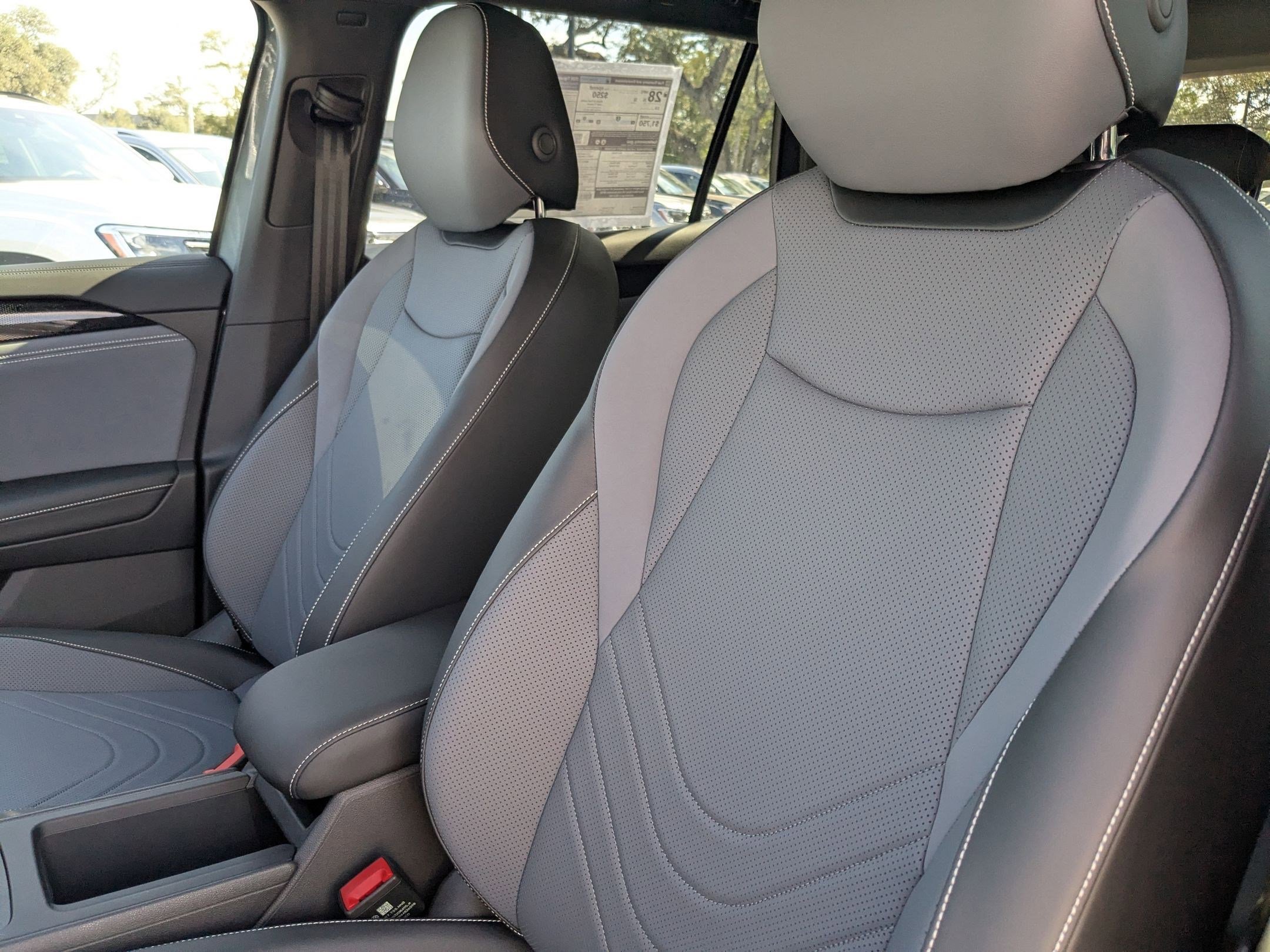 2026 Volkswagen Tiguan SE R-Line Black photo 3