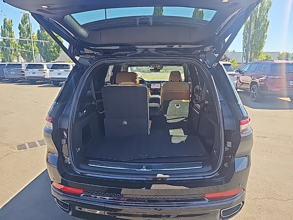 2025 Jeep Grand Cherokee L Summit Reserve photo 12