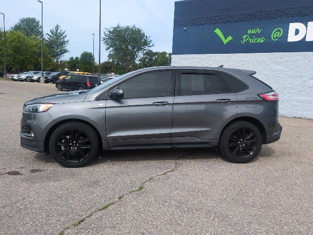 2022 Ford Edge ST photo 2