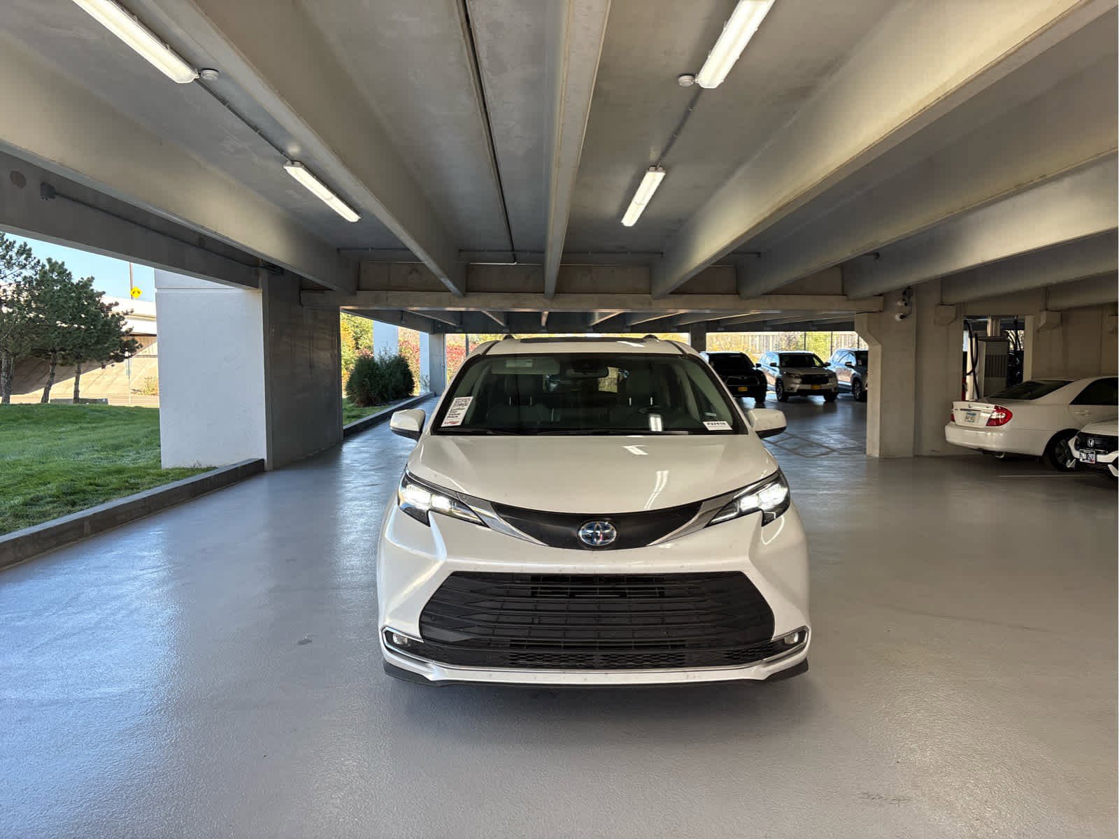 Used 2024 Toyota Sienna XLE with VIN 5TDYRKEC2RS187520 for sale in Golden Valley, Minnesota