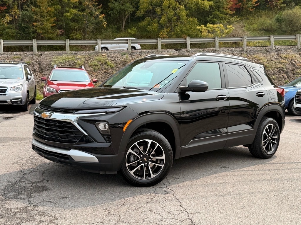 2024 Chevrolet Trailblazer LT photo 2