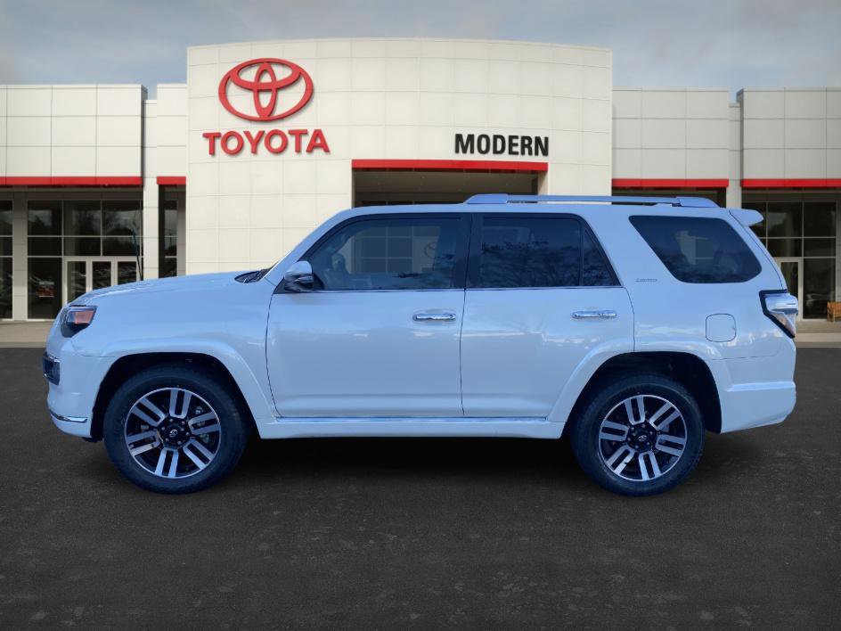 2022 Toyota 4Runner Limited photo 2