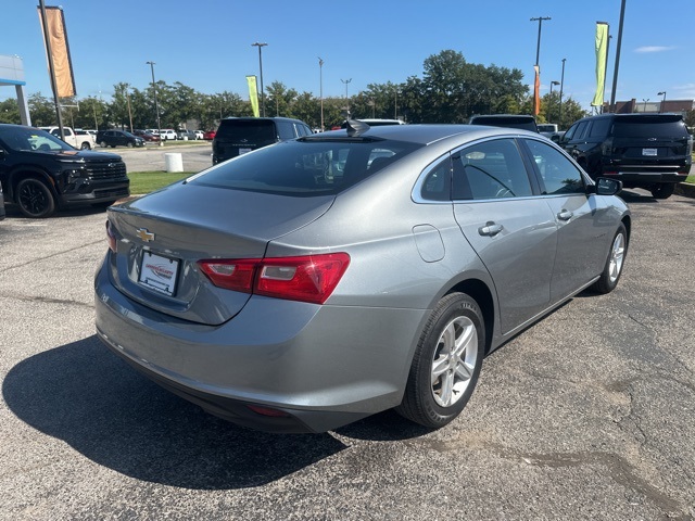 2023 Chevrolet Malibu LS photo 3