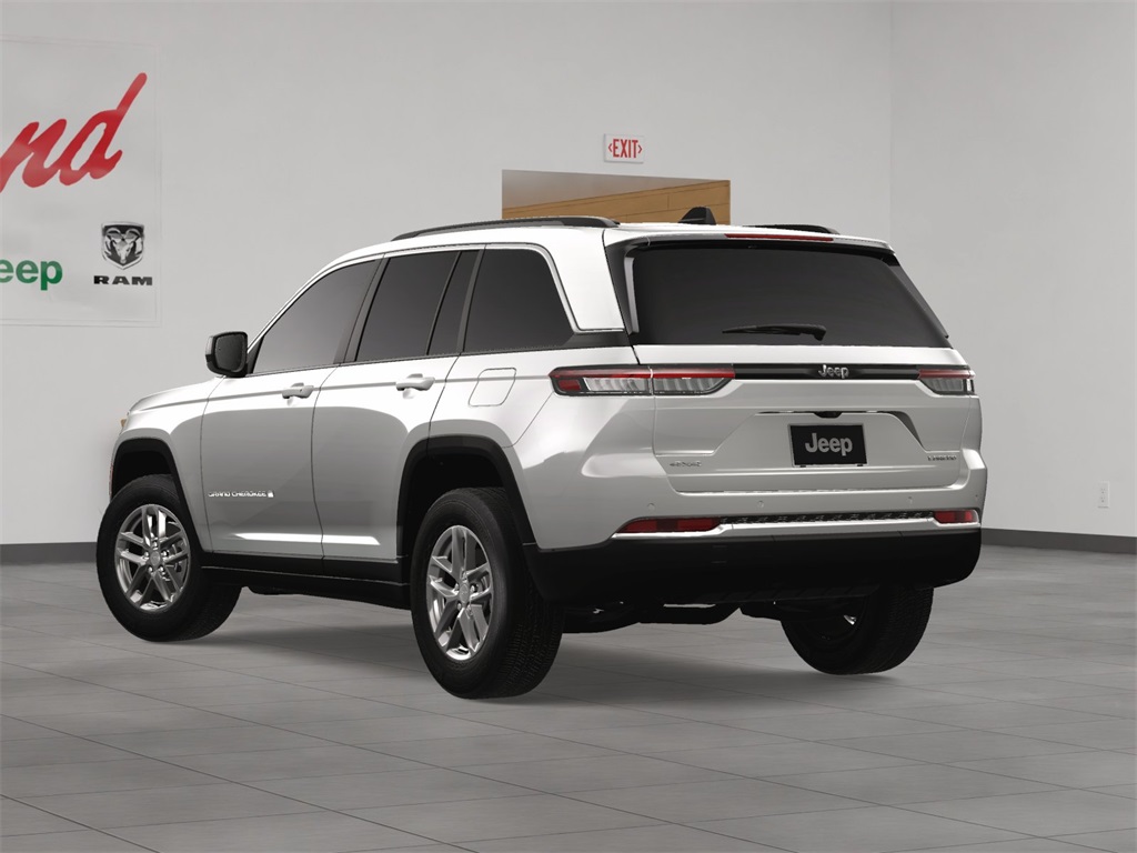 2025 Jeep Grand Cherokee Laredo Altitude photo 4