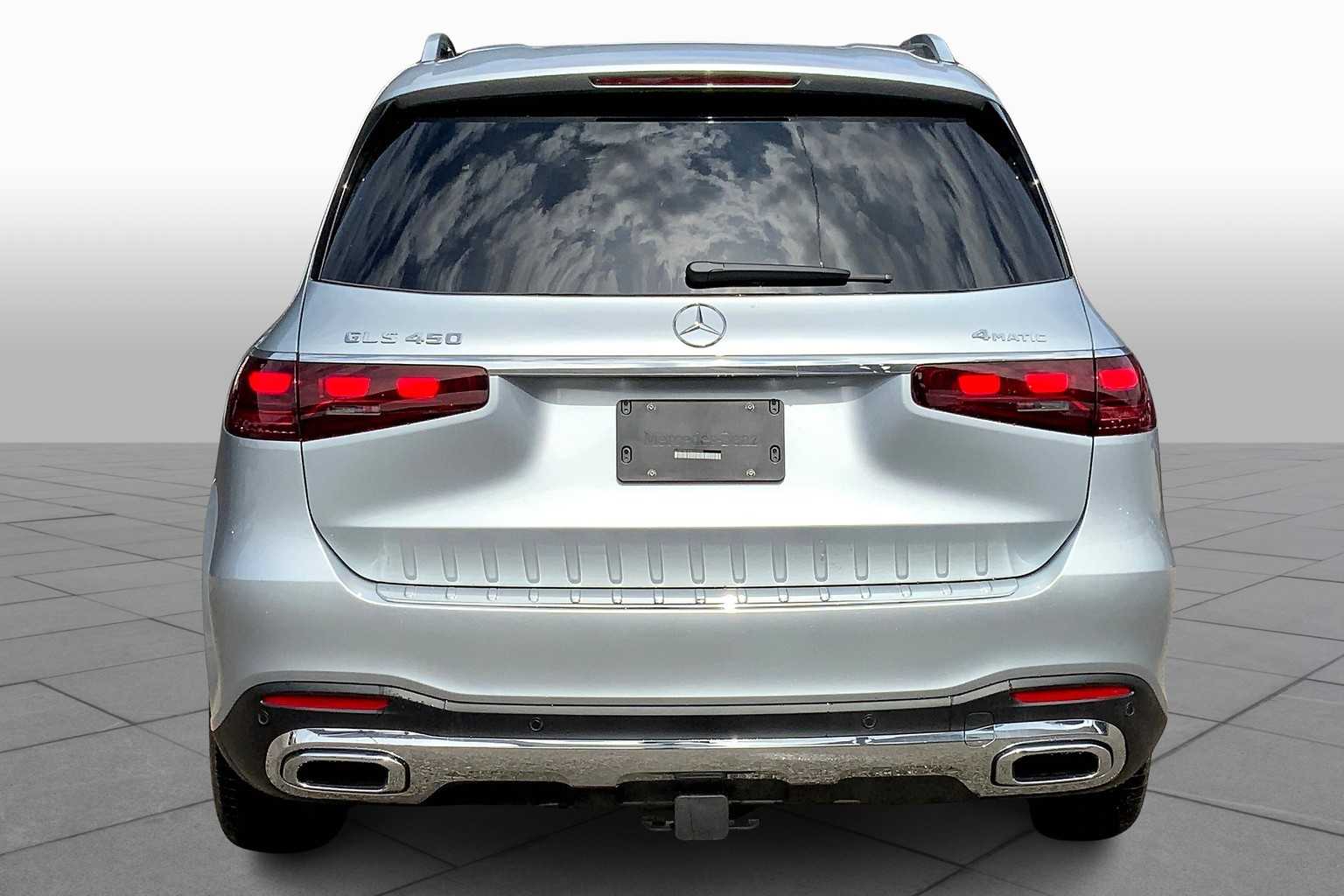 2025 Mercedes Benz GLS 450 4MATIC photo 5