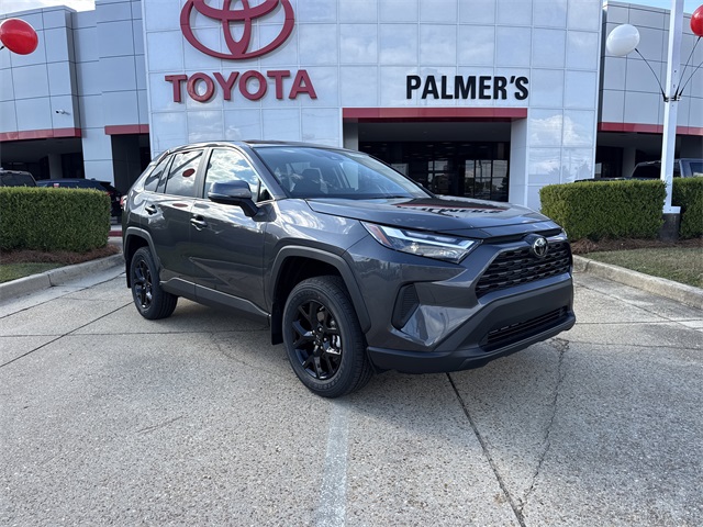 2025 Toyota RAV4 LE's photo