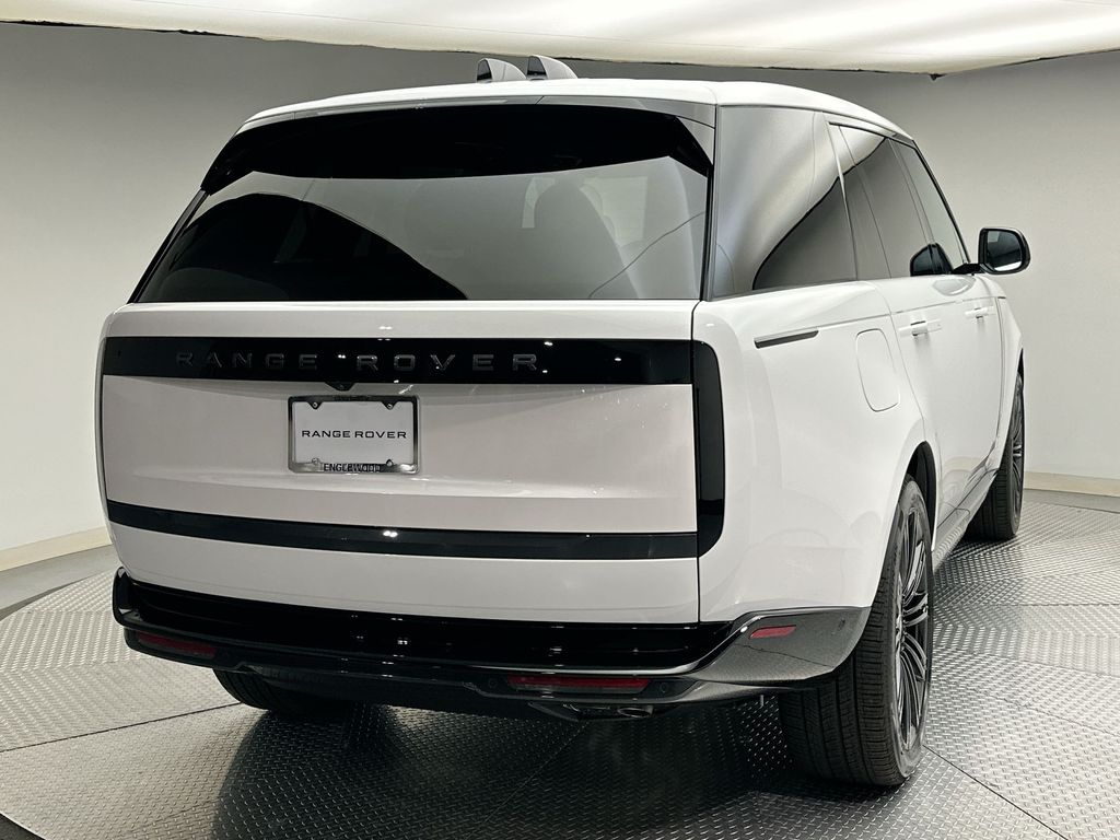 2025 Land Rover Range Rover SE photo 2