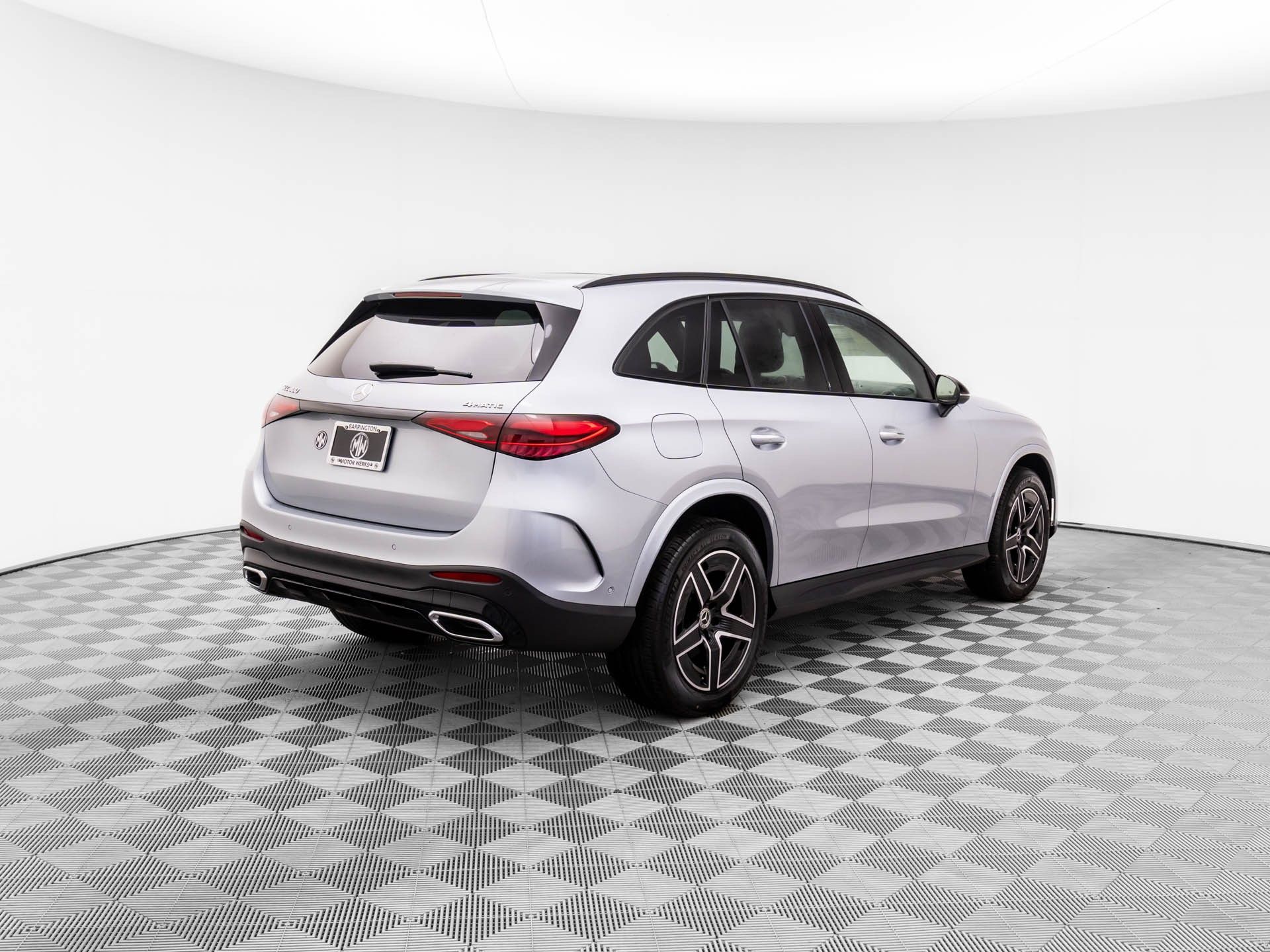 2025 Mercedes Benz GLC 300 4MATIC photo 4
