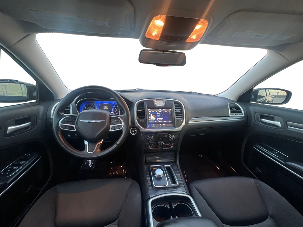 2020 Chrysler 300 Touring photo 20