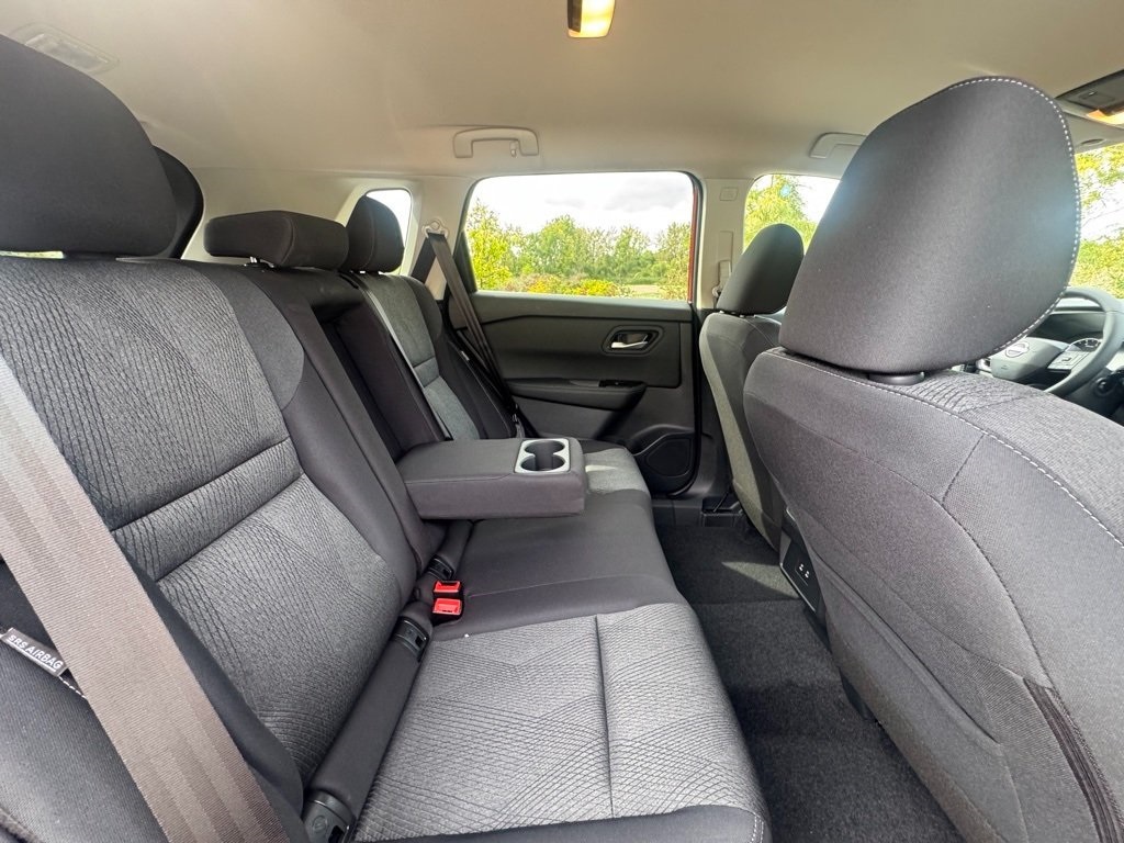 2026 Nissan Rogue SV photo 24