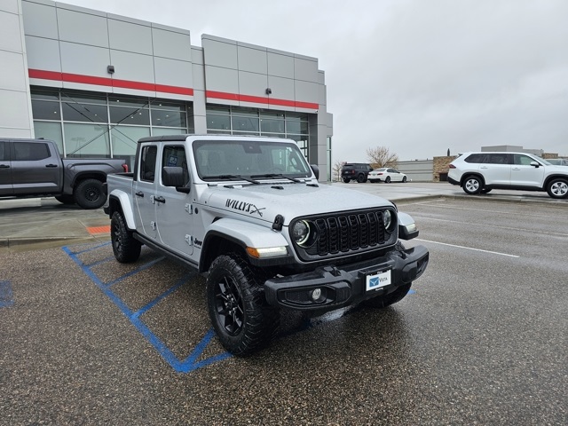 2024 Jeep Gladiator Willys photo 3