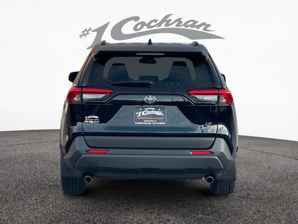 2019 Toyota RAV4 LE photo 4