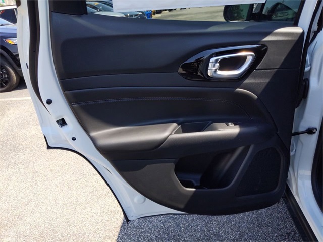 2026 Jeep Compass Latitude Altitude Special Edition photo 17