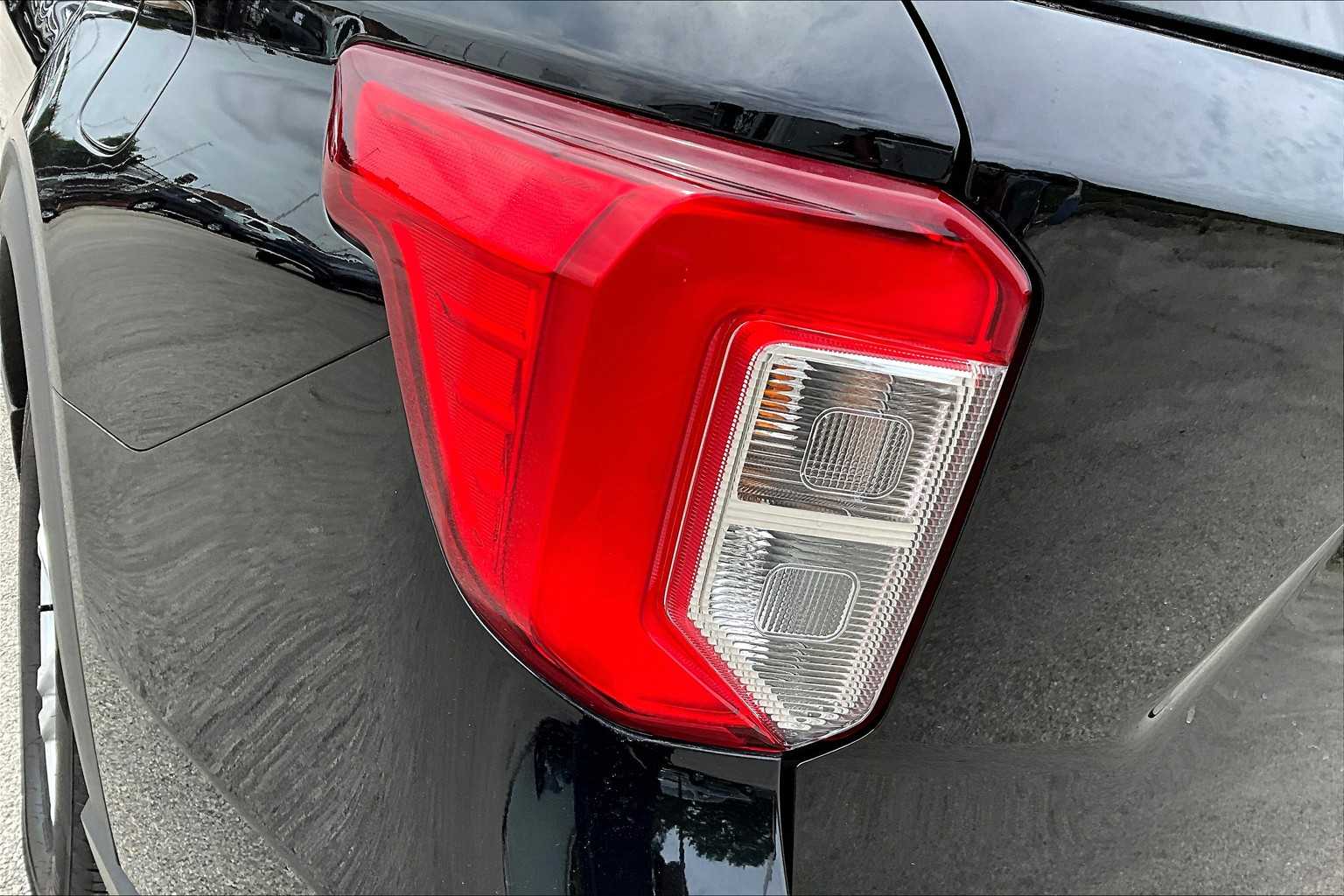 2024 Ford Explorer XLT photo 26