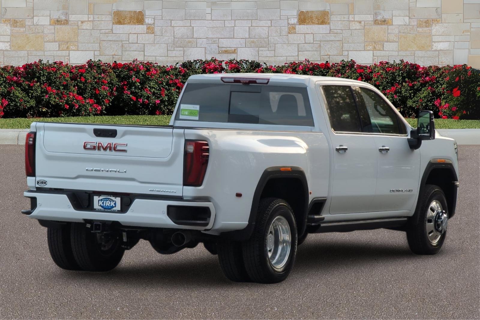 2026 Gmc Sierra 3500 HD Denali photo 3