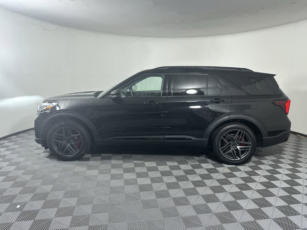 2025 Ford Explorer ST-Line photo 4
