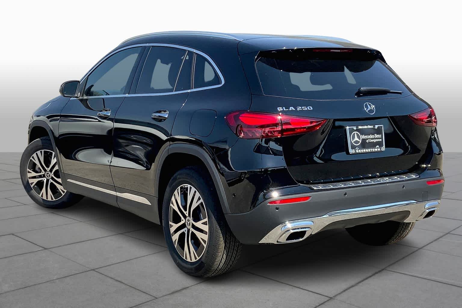 2025 Mercedes Benz GLA 250 photo 4