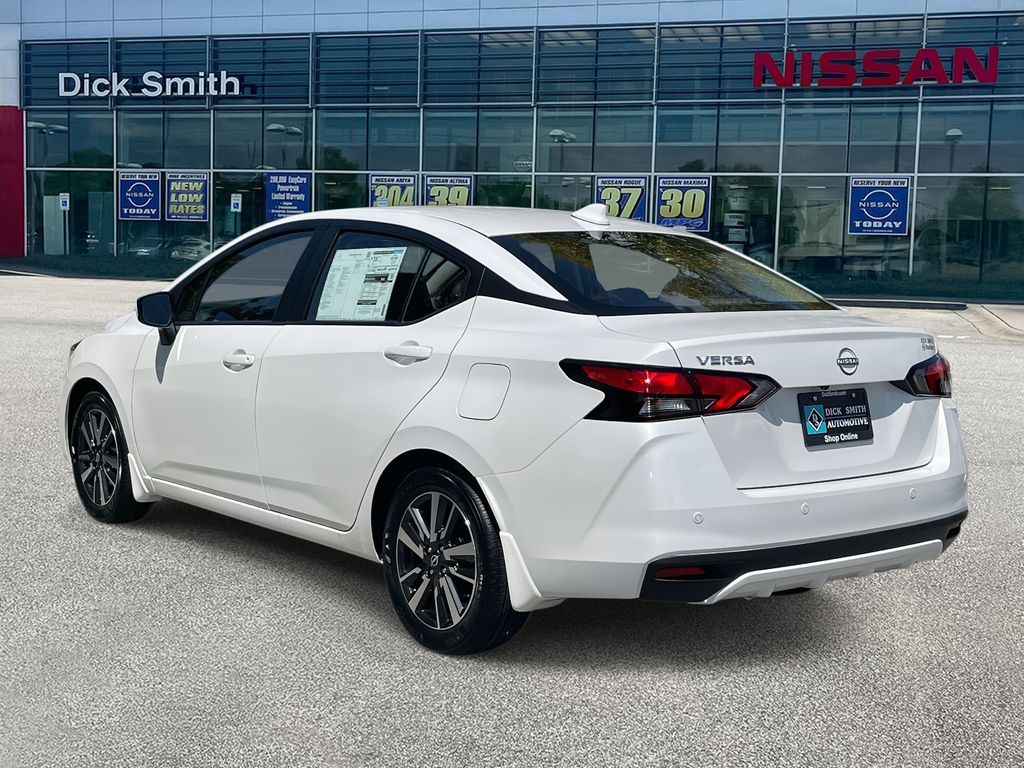 2025 Nissan Versa SV photo 4