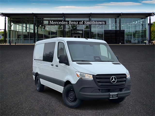 2026 Mercedes-Benz Sprinter Crew Van Base's photo